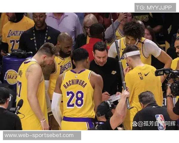 詹姆斯与东契奇同场25湖人本赛季保持全胜战绩7场不败