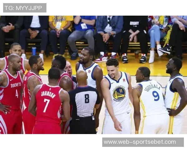 火箭战胜勇士的关键因素解析阵容深度与身体对抗的双重优势 火箭战胜勇士的关键因素解析阵容深度与身体对抗的双重优势